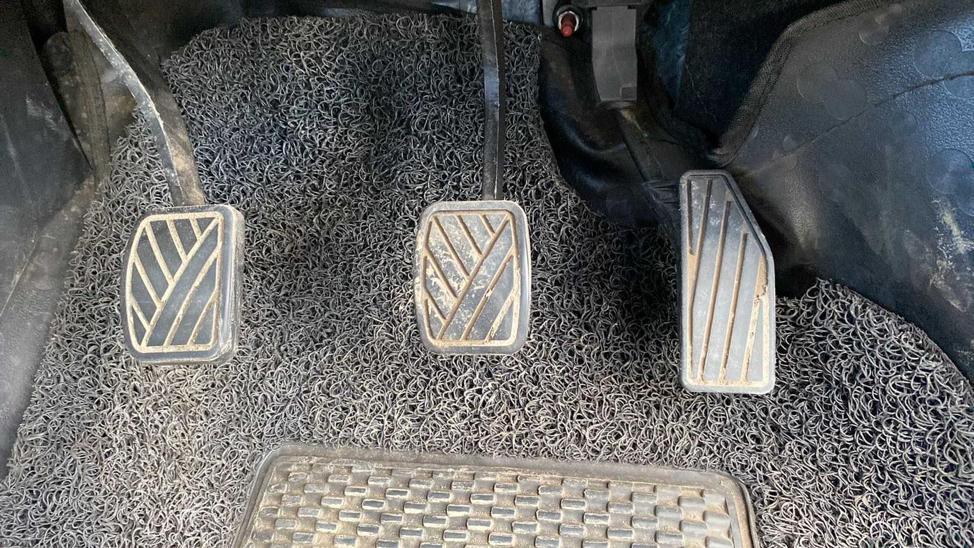 2019 Maruti Swift VXI, Petrol, Manual, 22,789 km, Pedals