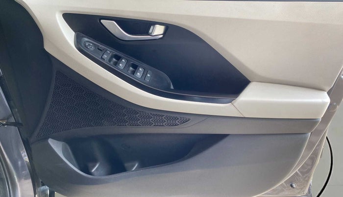 2021 Hyundai Creta S 1.5 PETROL, Petrol, Manual, 23,186 km, Driver Side Door Panels Control