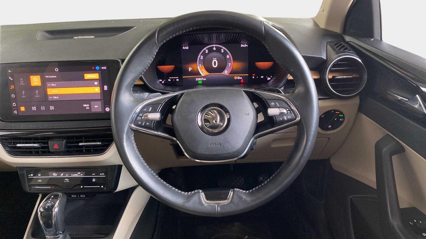 2022 Skoda SLAVIA STYLE 1.0L TSI AT, Petrol, Automatic, 33,039 km, Steering Wheel Close Up
