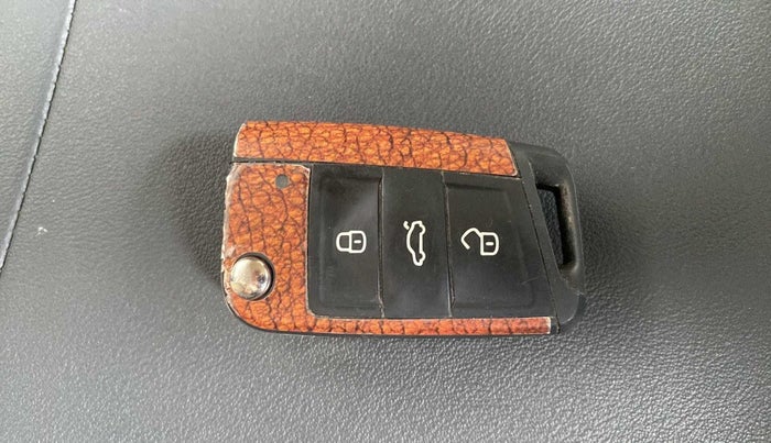 2022 Skoda SLAVIA STYLE 1.0L TSI AT, Petrol, Automatic, 33,039 km, Key Close Up