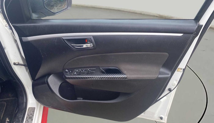 2016 Maruti Swift VXI, Petrol, Manual, 8,433 km, Driver Side Door Panels Control