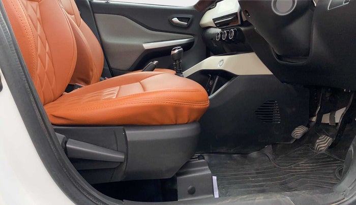 2022 Nissan MAGNITE XV MT, Petrol, Manual, 22,659 km, Driver Side Adjustment Panel