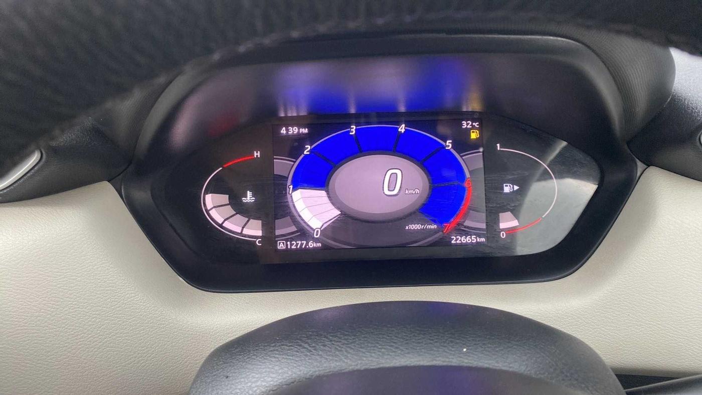 2022 Nissan MAGNITE XV MT, Petrol, Manual, 22,659 km, Odometer Image