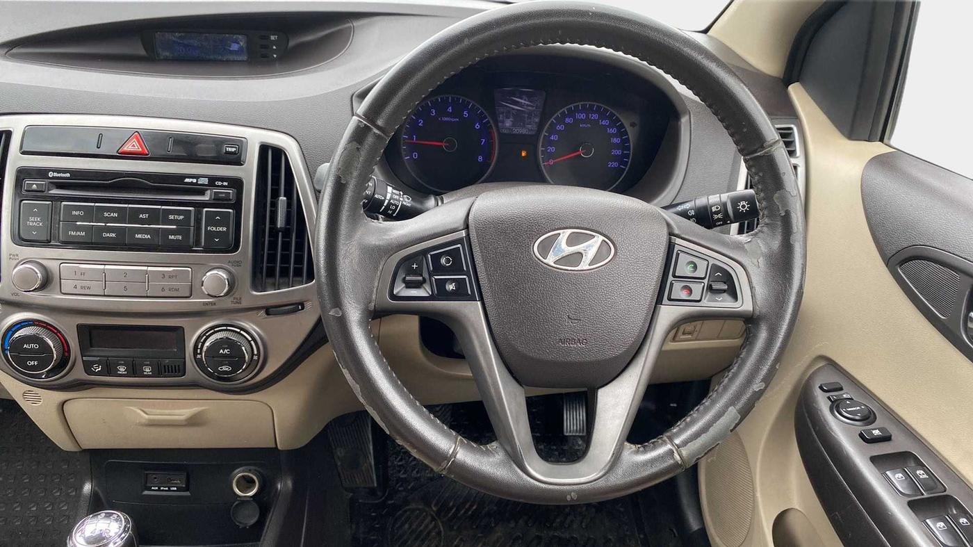 2013 Hyundai i20 ASTA 1.2, Petrol, Manual, 20,992 km, Steering Wheel Close Up
