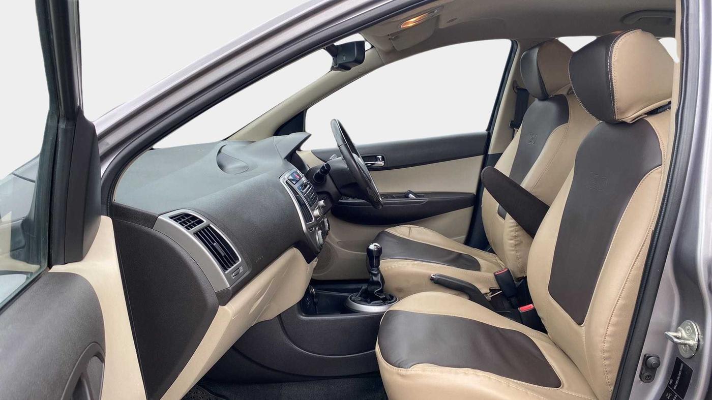 2013 Hyundai i20 ASTA 1.2, Petrol, Manual, 20,992 km, Right Side Front Door Cabin