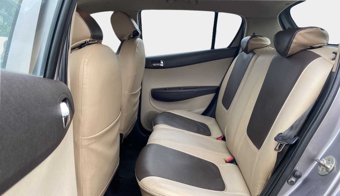2013 Hyundai i20 ASTA 1.2, Petrol, Manual, 20,992 km, Right Side Rear Door Cabin