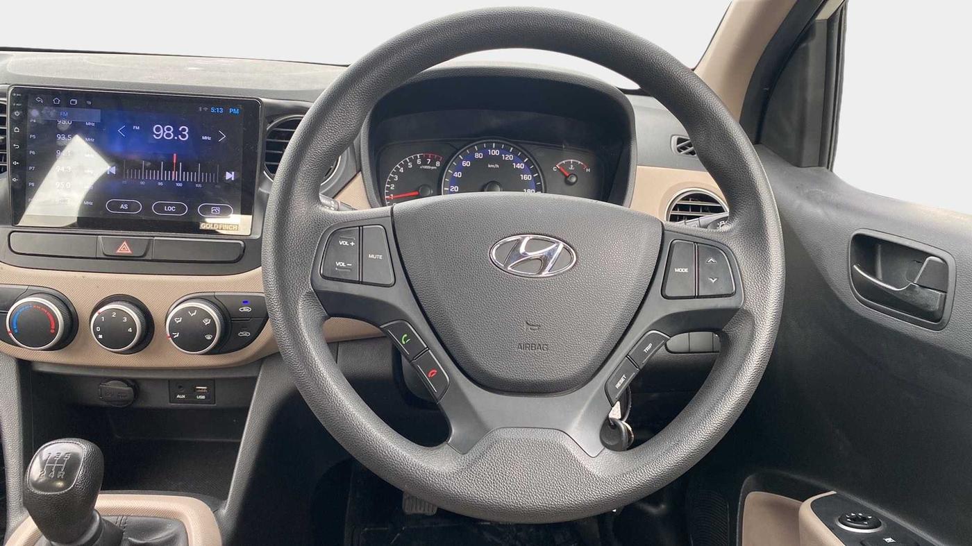 2017 Hyundai Xcent E+, Petrol, Manual, 27,747 km, Steering Wheel Close Up