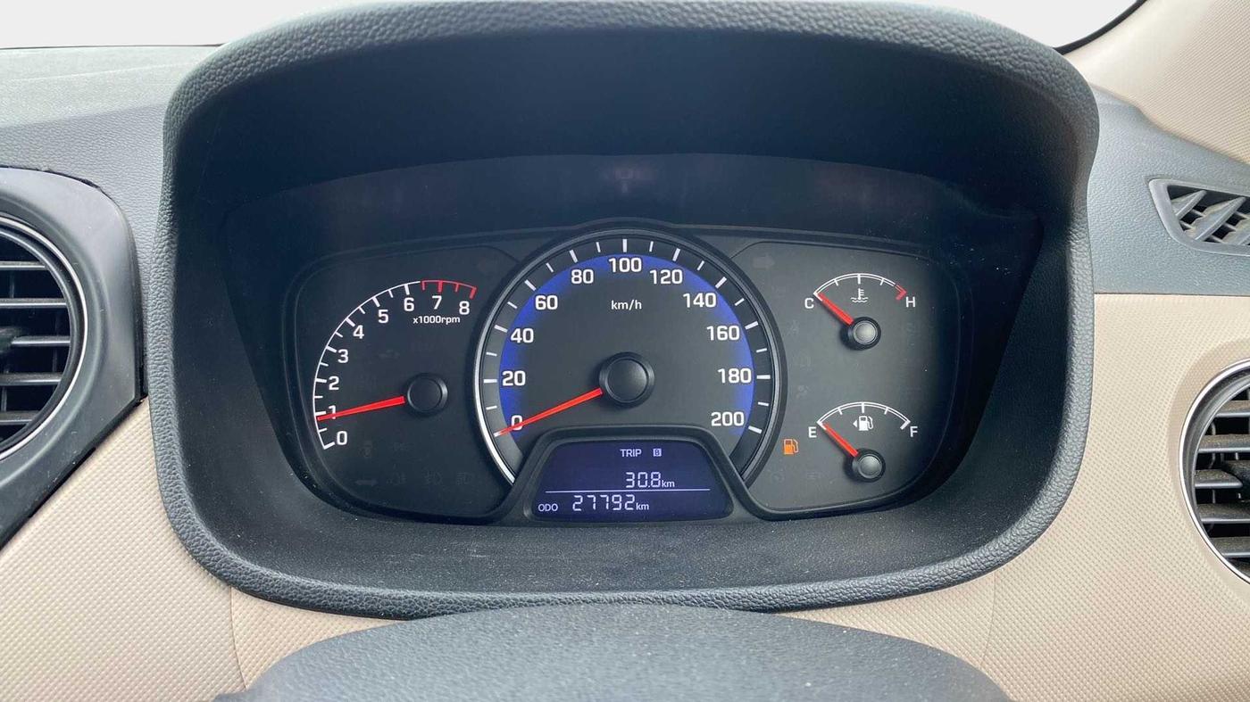 2017 Hyundai Xcent E+, Petrol, Manual, 27,747 km, Odometer Image