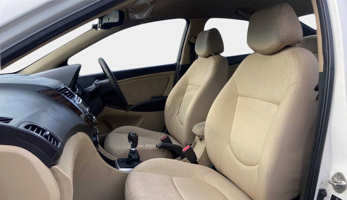 2013 Hyundai Verna FLUIDIC 1.6 VTVT EX, Petrol, Manual, 1,03,738 km, Right Side Front Door Cabin