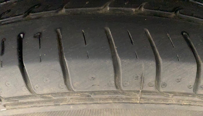 2018 Hyundai Creta E PLUS 1.6 PETROL, Petrol, Manual, 32,834 km, Left Rear Tyre Tread