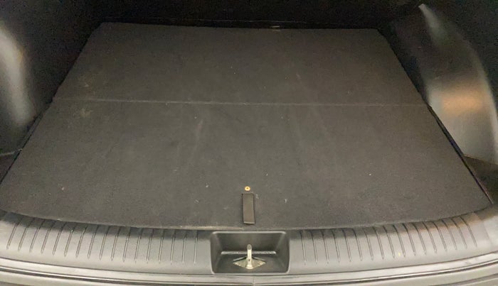 2018 Hyundai Creta E PLUS 1.6 PETROL, Petrol, Manual, 32,834 km, Boot Inside