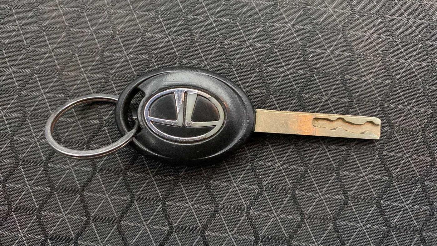 2021 Tata ALTROZ XM PETROL, Petrol, Manual, 46,927 km, Key Close Up