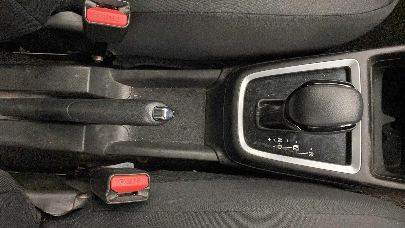 2018 Maruti Swift ZXI AMT, Petrol, Automatic, 76,836 km, Gear Lever