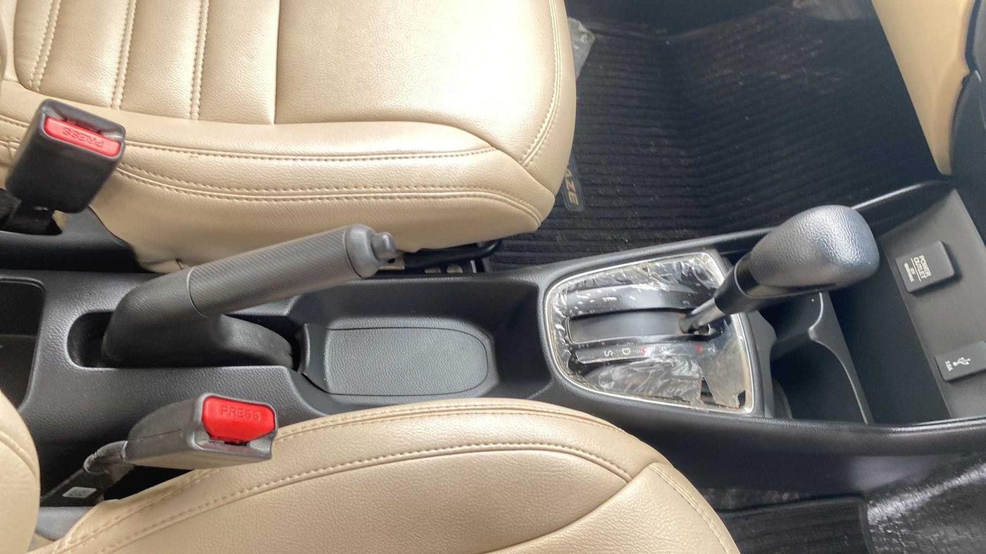2018 Honda Amaze 1.2L I-VTEC V CVT, Petrol, Automatic, 10,398 km, Gear Lever