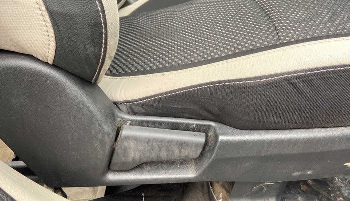 2020 Renault TRIBER RXZ, Petrol, Manual, 60,514 km, Driver Side Adjustment Panel