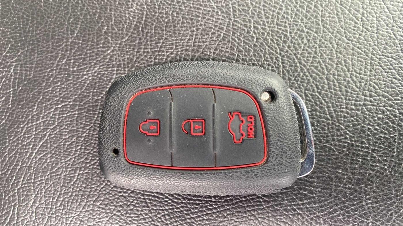 2016 Hyundai Grand i10 ASTA AT 1.2 KAPPA VTVT, Petrol, Automatic, 29,013 km, Key Close Up