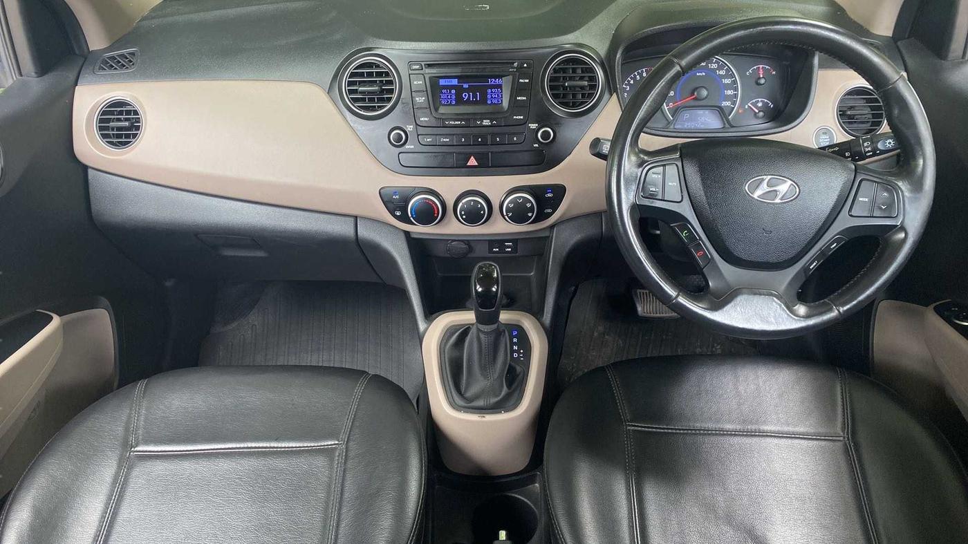 2016 Hyundai Grand i10 ASTA AT 1.2 KAPPA VTVT, Petrol, Automatic, 29,013 km, Dashboard
