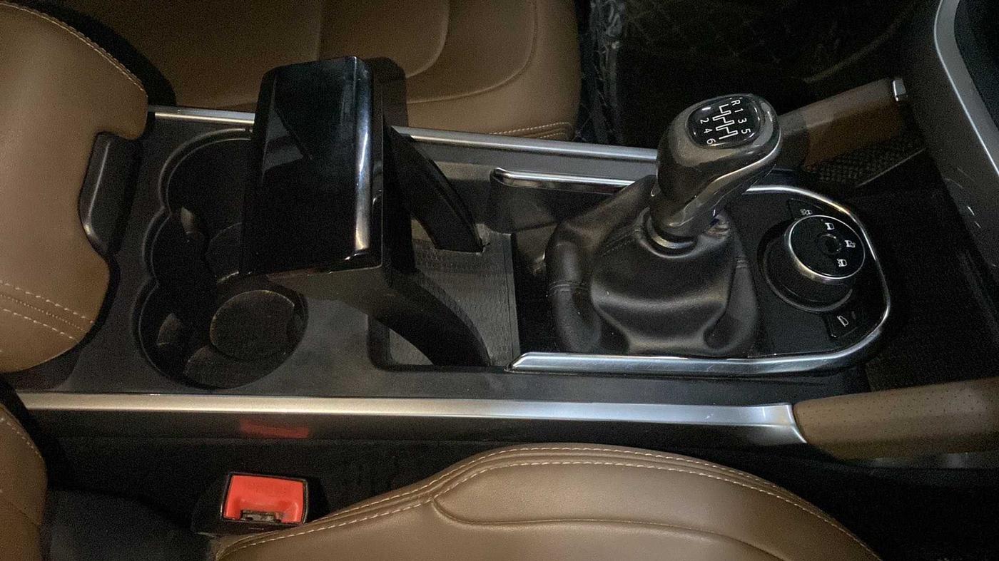 2019 Tata Harrier XZ 2.0L, Diesel, Manual, 61,947 km, Gear Lever