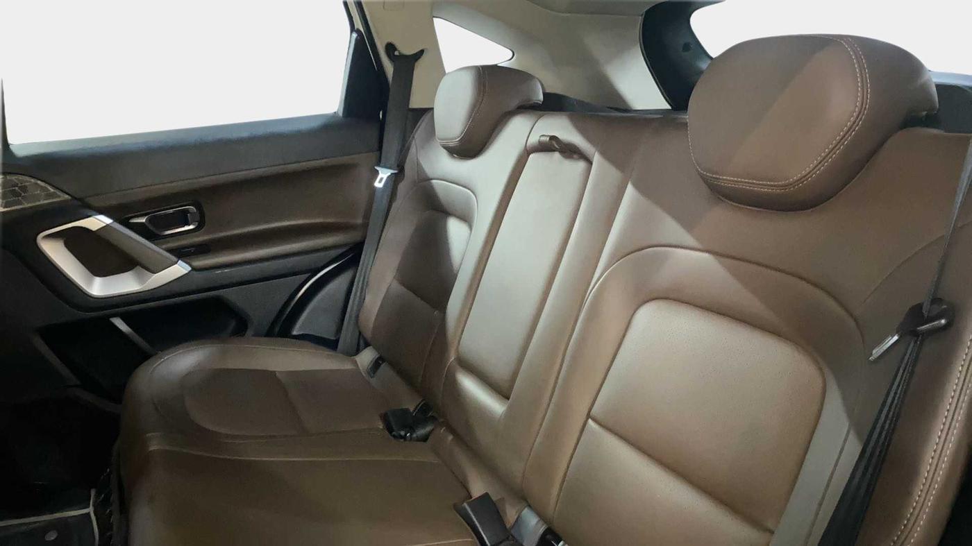 2019 Tata Harrier XZ 2.0L, Diesel, Manual, 61,947 km, Right Side Rear Door Cabin