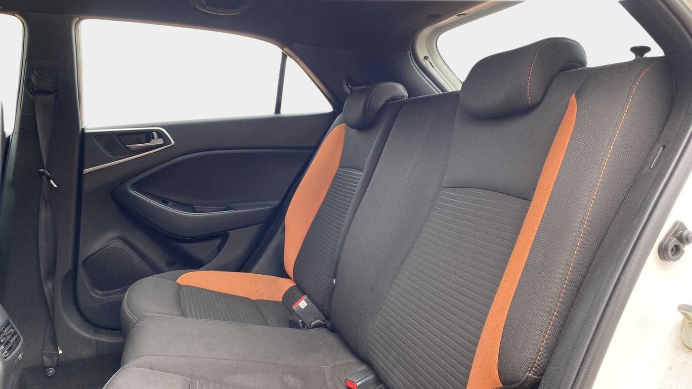 2017 Hyundai i20 Active 1.4 SX, Diesel, Manual, 39,981 km, Right Side Rear Door Cabin