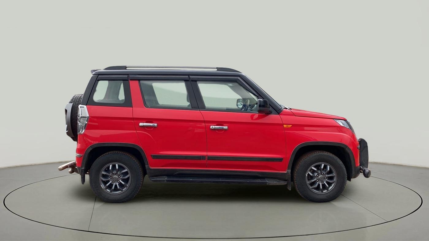 2019 Mahindra TUV300 T10 DUAL TONE, Diesel, Manual, 58,666 km, Right Side View