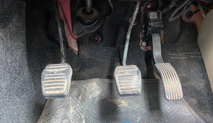 2019 Mahindra TUV300 T10 DUAL TONE, Diesel, Manual, 58,666 km, Pedals
