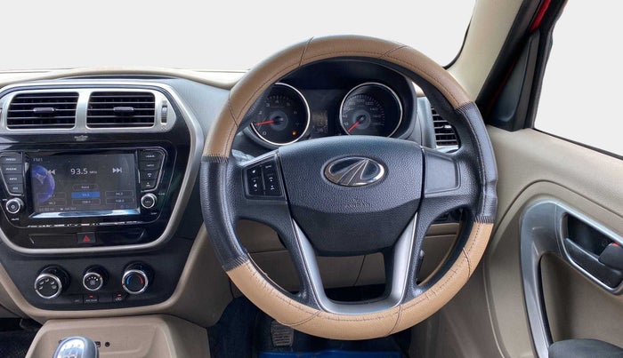 2019 Mahindra TUV300 T10 DUAL TONE, Diesel, Manual, 58,666 km, Steering Wheel Close Up