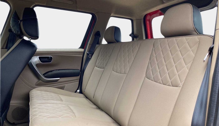 2019 Mahindra TUV300 T10 DUAL TONE, Diesel, Manual, 58,666 km, Right Side Rear Door Cabin