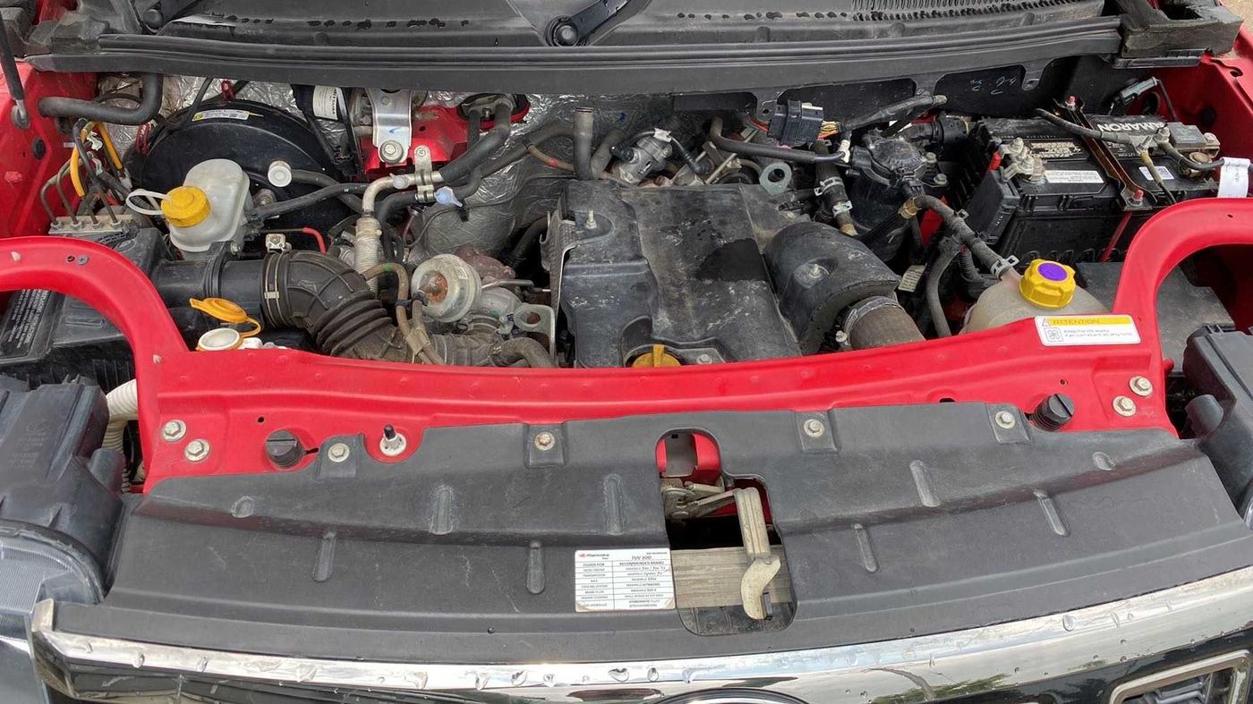 2019 Mahindra TUV300 T10 DUAL TONE, Diesel, Manual, 58,666 km, Open Bonet