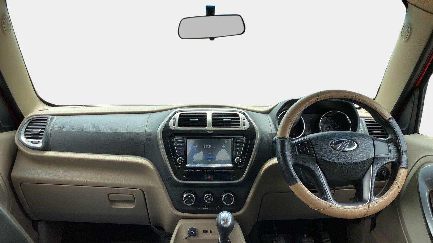 2019 Mahindra TUV300 T10 DUAL TONE, Diesel, Manual, 58,666 km, Dashboard