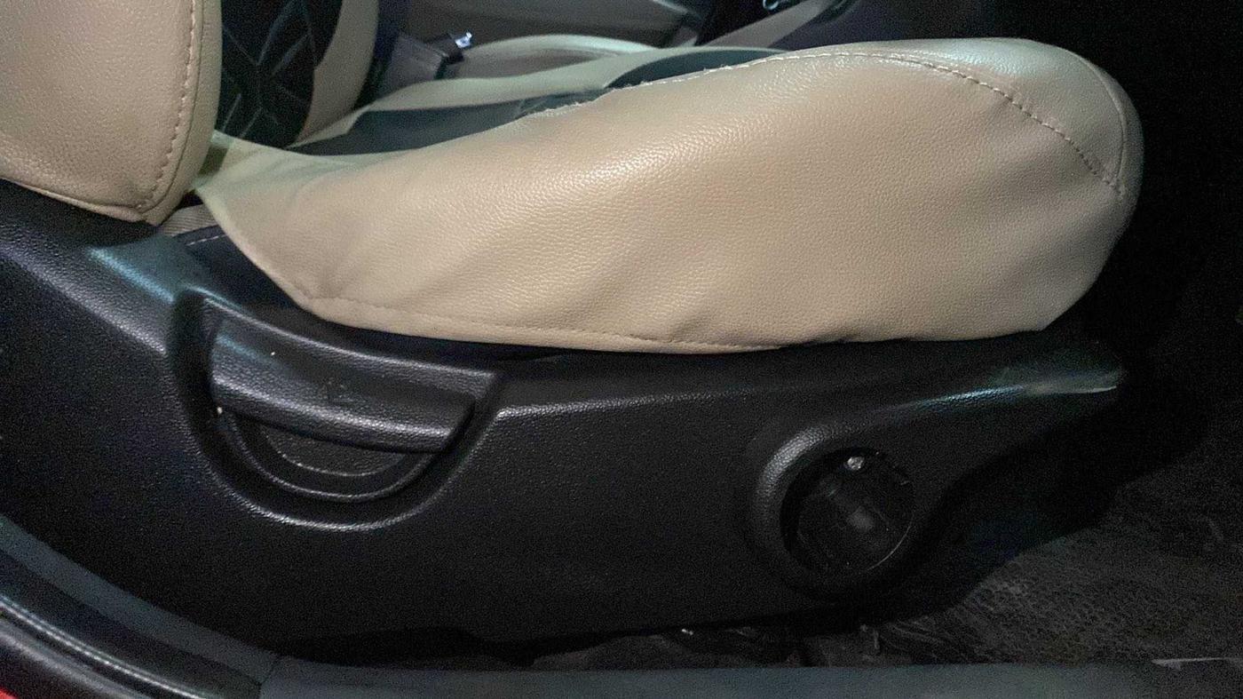 2014 Hyundai Xcent S 1.2, Petrol, Manual, 83,671 km, Driver Side Adjustment Panel
