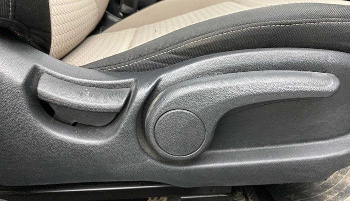 2017 Hyundai Elite i20 ASTA 1.2, Petrol, Manual, 56,670 km, Driver Side Adjustment Panel