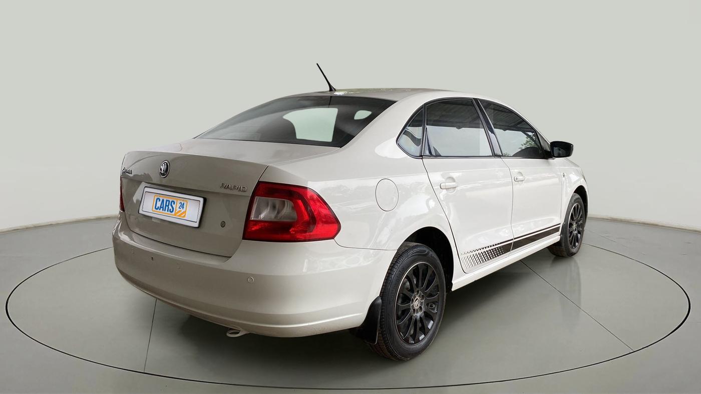 2015 Skoda Rapid 1.5 TDI CR ELEGANCE AT, Diesel, Automatic, 70,476 km, Right Back Diagonal