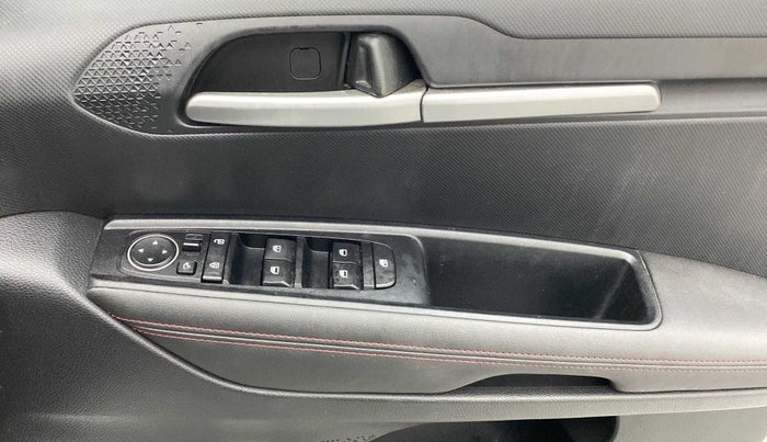 2021 KIA SONET GTX PLUS 1.0 IMT, Petrol, Manual, 40,234 km, Driver Side Door Panels Control