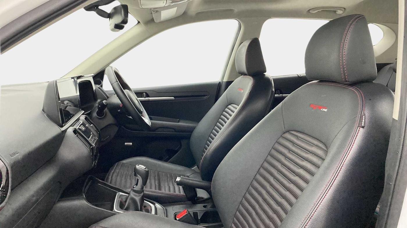 2021 KIA SONET GTX PLUS 1.0 IMT, Petrol, Manual, 40,234 km, Right Side Front Door Cabin