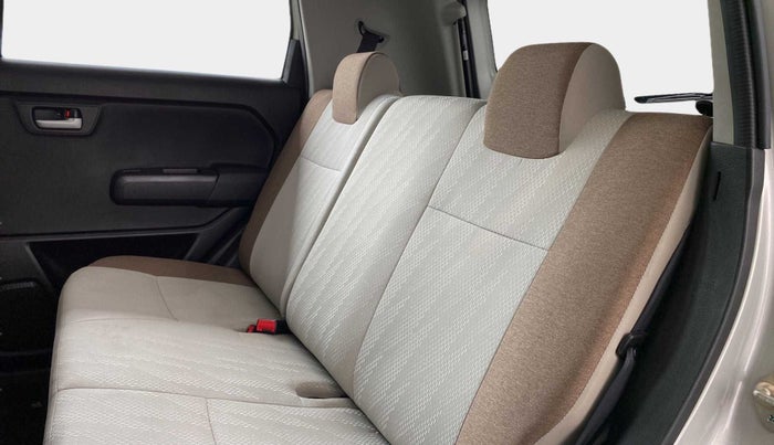 2022 Maruti New Wagon-R ZXI 1.2, Petrol, Manual, 6,507 km, Right Side Rear Door Cabin