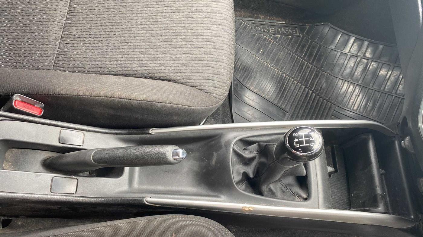 2018 Maruti Baleno DELTA PETROL 1.2, Petrol, Manual, 98,346 km, Gear Lever