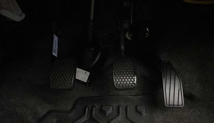 2022 Maruti Alto VXI, Petrol, Manual, 2,116 km, Pedals