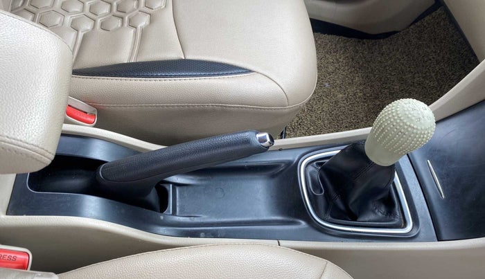 2017 Maruti Ciaz VXI+, Petrol, Manual, 62,978 km, Gear Lever
