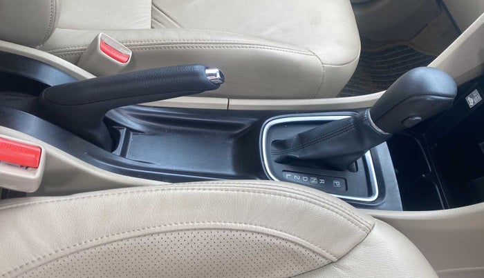 2019 Maruti Ciaz ALPHA  AT 1.5 SHVS PETROL, Petrol, Automatic, 29,041 km, Gear Lever