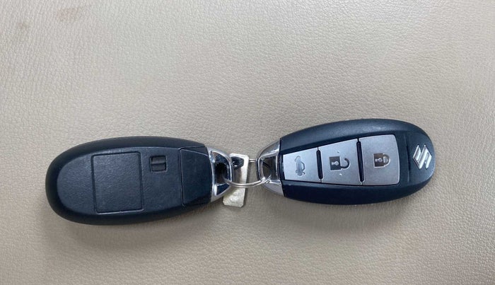 2019 Maruti Ciaz ALPHA  AT 1.5 SHVS PETROL, Petrol, Automatic, 29,041 km, Key Close Up