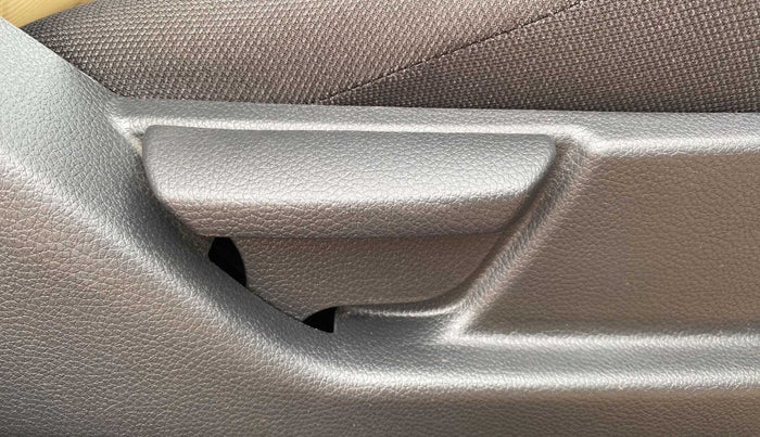 2015 Hyundai Eon MAGNA +, Petrol, Manual, 33,216 km, Driver Side Adjustment Panel
