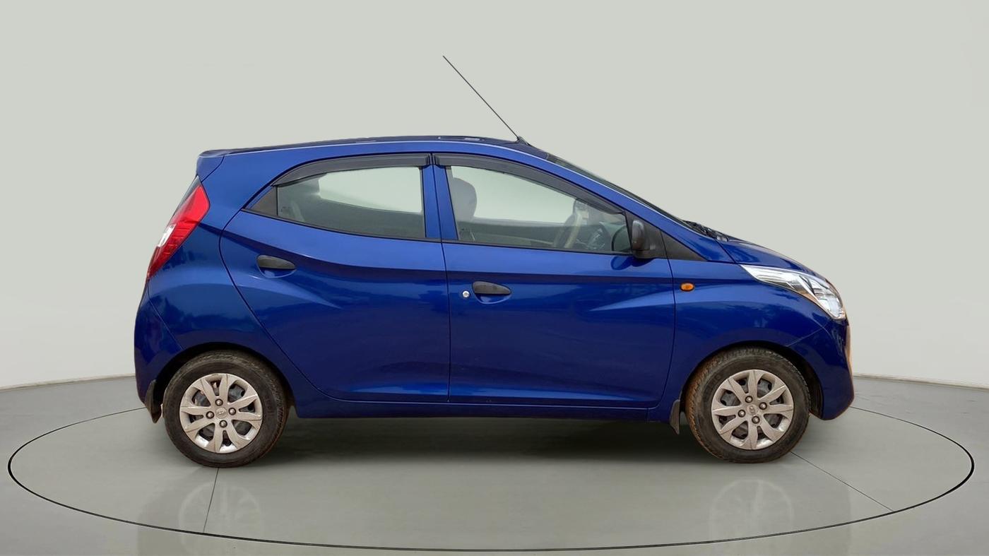 2015 Hyundai Eon MAGNA +, Petrol, Manual, 33,216 km, Right Side View