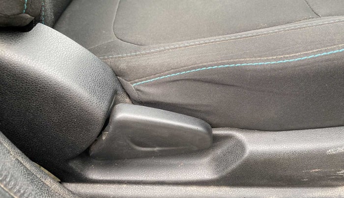 2020 Renault Kwid NEOTECH RXL 1.0 AMT, Petrol, Automatic, 44,042 km, Driver Side Adjustment Panel