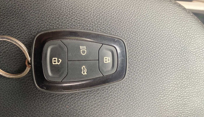 2019 Tata NEXON XZA PLUS PETROL DUAL TONE, Petrol, Automatic, 39,347 km, Key Close Up