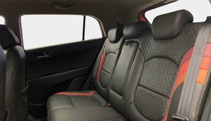 2017 Hyundai Creta SX PLUS AT 1.6 PETROL, Petrol, Automatic, 41,973 km, Right Side Rear Door Cabin