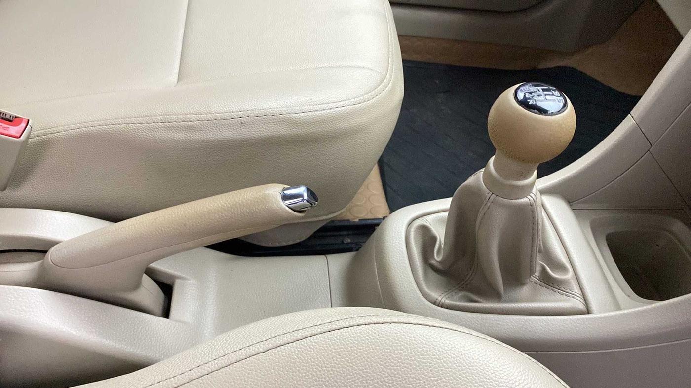 2014 Maruti Swift Dzire VDI, Diesel, Manual, 89,184 km, Gear Lever