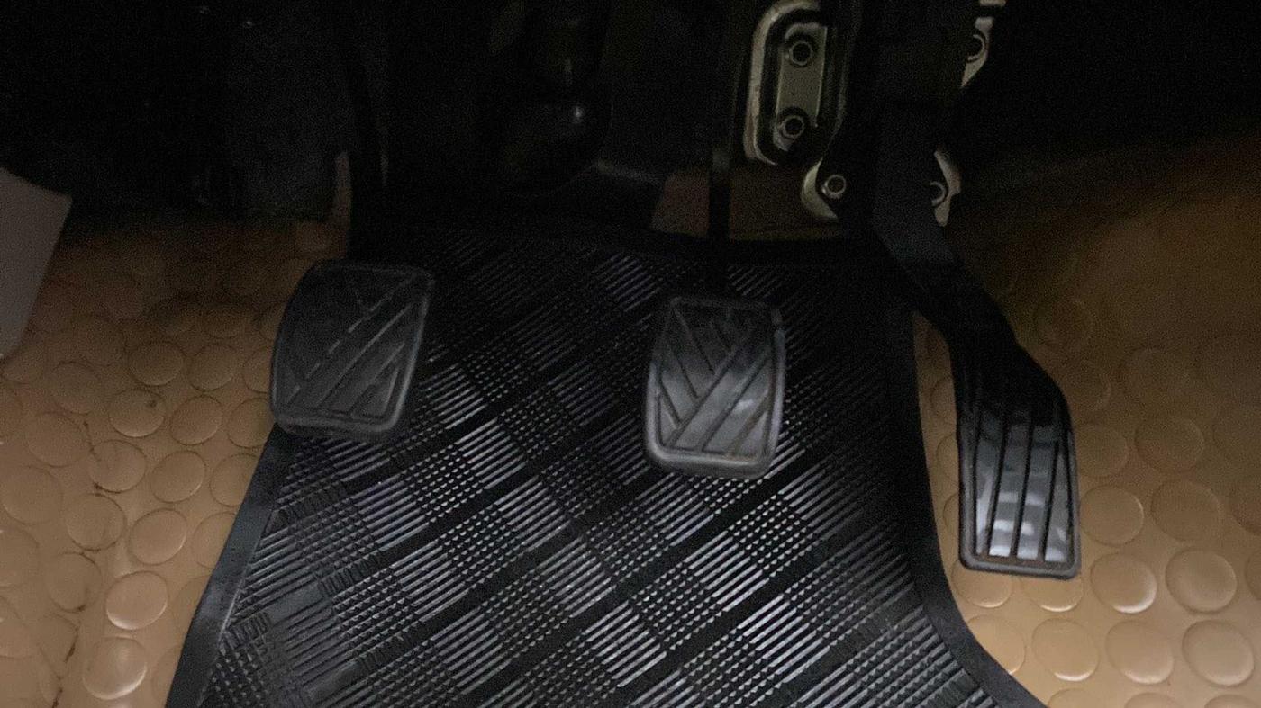 2014 Maruti Swift Dzire VDI, Diesel, Manual, 89,184 km, Pedals