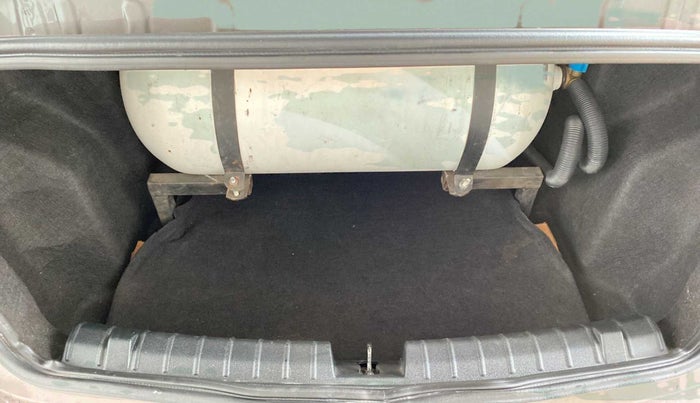 2018 Tata TIGOR XZ PLUS PETROL, CNG, Manual, 44,855 km, Boot Inside