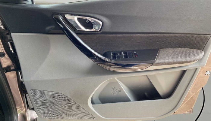 2018 Tata TIGOR XZ PLUS PETROL, CNG, Manual, 44,855 km, Driver Side Door Panels Control